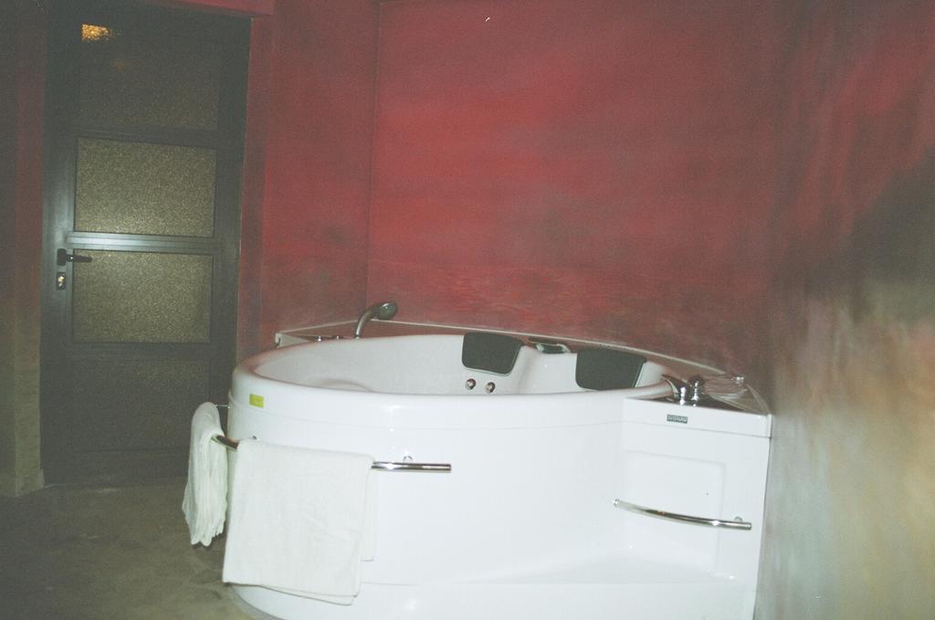 Motel Acapulco Yerevan Exterior photo